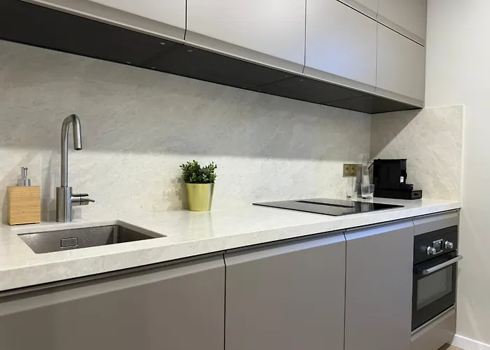 Apartman The Stylish Gem Of Aprt R1 *